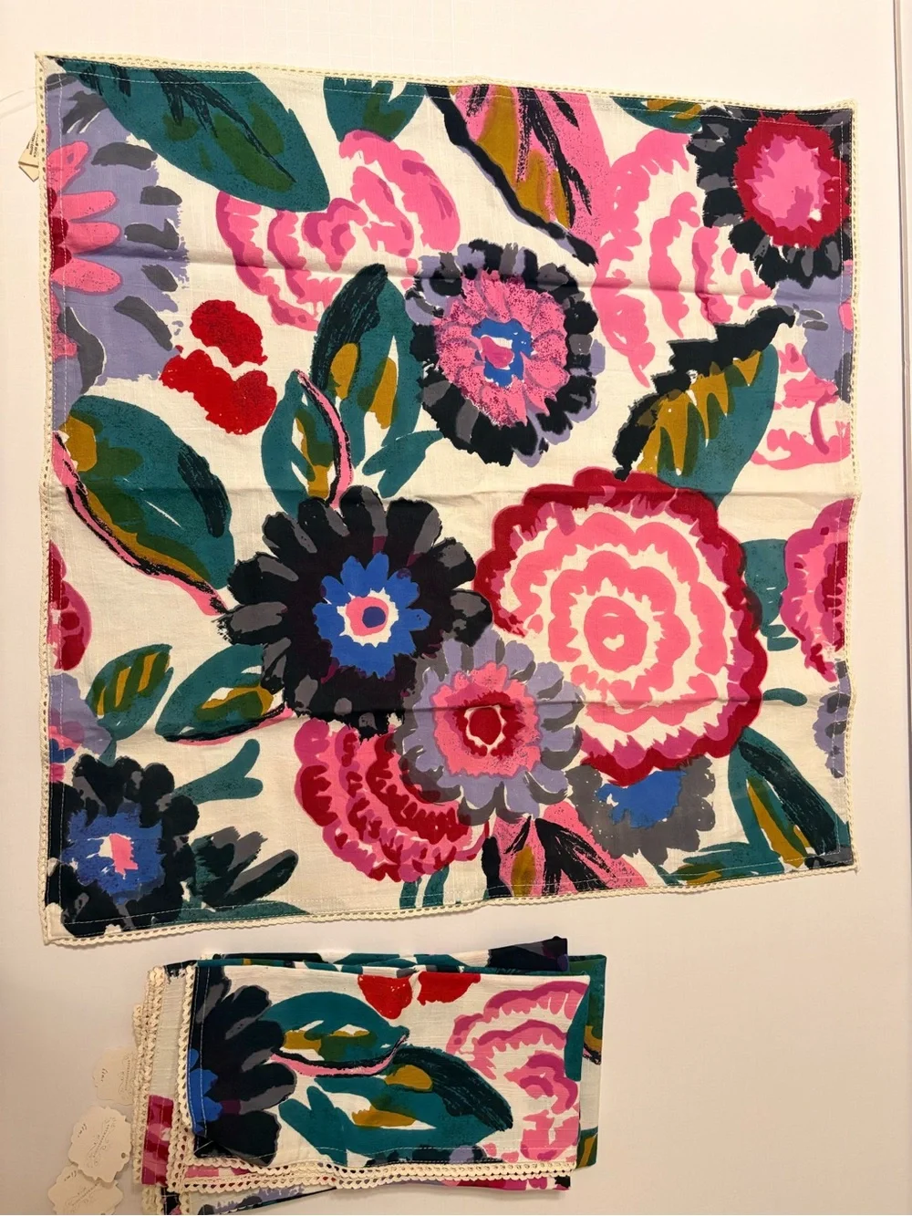 BNWT S/4 Anthropologie Floral Napkins in Pink, Teal, Red, Navy, Purple